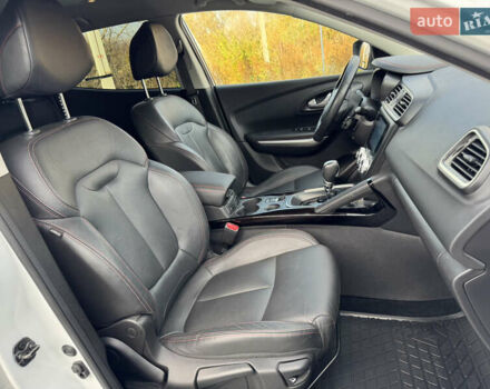 Білий Рено Kadjar, об'ємом двигуна 1.46 л та пробігом 190 тис. км за 18700 $, фото 32 на Automoto.ua