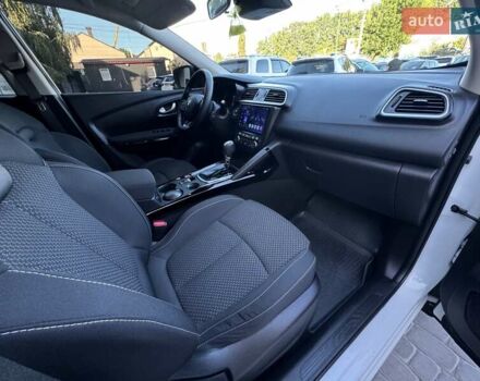 Белый Рено Kadjar, объемом двигателя 1.5 л и пробегом 88 тыс. км за 19999 $, фото 28 на Automoto.ua