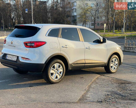 Белый Рено Kadjar, объемом двигателя 1.2 л и пробегом 65 тыс. км за 17300 $, фото 3 на Automoto.ua