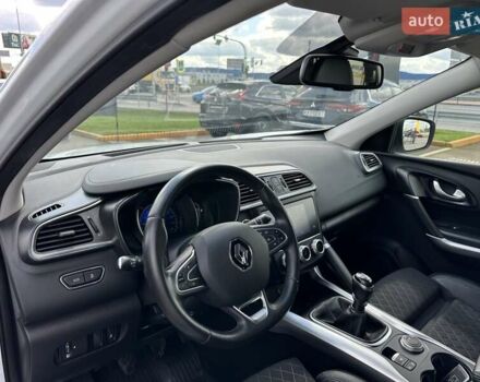 Белый Рено Kadjar, объемом двигателя 1.6 л и пробегом 110 тыс. км за 19900 $, фото 17 на Automoto.ua