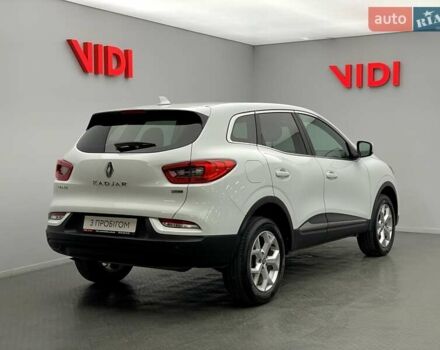 Білий Рено Kadjar, об'ємом двигуна 1.2 л та пробігом 85 тис. км за 17241 $, фото 4 на Automoto.ua