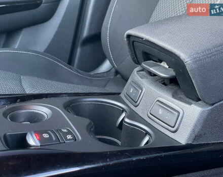 Белый Рено Kadjar, объемом двигателя 1.2 л и пробегом 65 тыс. км за 17300 $, фото 11 на Automoto.ua