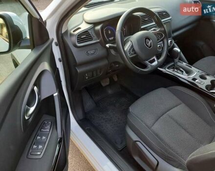 Белый Рено Kadjar, объемом двигателя 1.5 л и пробегом 102 тыс. км за 19999 $, фото 9 на Automoto.ua