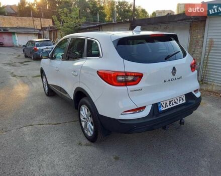 Белый Рено Kadjar, объемом двигателя 1.5 л и пробегом 102 тыс. км за 19999 $, фото 3 на Automoto.ua