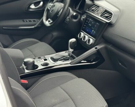 Рено Kadjar 2021 в Чернигове на Automoto.ua Белый Рено Kadjar, объемом двигателя 1.5 л и пробегом 97 тыс. км за 19777 $, фото 6 на Automoto.ua