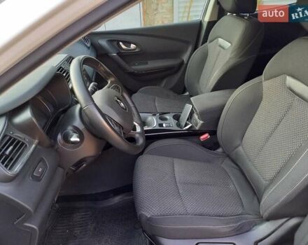 Белый Рено Kadjar, объемом двигателя 1.5 л и пробегом 102 тыс. км за 19999 $, фото 10 на Automoto.ua