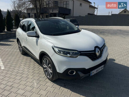 Рено Kadjar 2015 у Чернівцях на Automoto.ua Білий Рено Kadjar, об'ємом двигуна 1.5 л та пробігом 240 тис. км за 14900 $, фото 1 на Automoto.ua