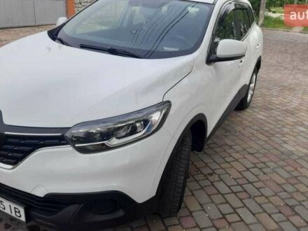 Белый Рено Kadjar, объемом двигателя 1.2 л и пробегом 141 тыс. км за 12751 $, фото 1 на Automoto.ua