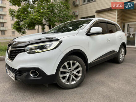 Белый Рено Kadjar, объемом двигателя 1.46 л и пробегом 230 тыс. км за 15100 $, фото 1 на Automoto.ua