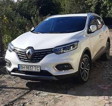Белый Рено Kadjar, объемом двигателя 1.46 л и пробегом 103 тыс. км за 20300 $, фото 1 на Automoto.ua