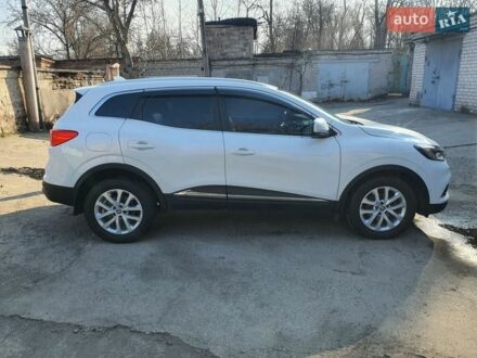 Белый Рено Kadjar, объемом двигателя 1.6 л и пробегом 71 тыс. км за 24400 $, фото 1 на Automoto.ua