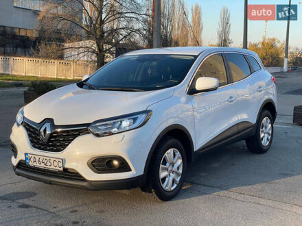 Белый Рено Kadjar, объемом двигателя 1.2 л и пробегом 65 тыс. км за 17300 $, фото 1 на Automoto.ua