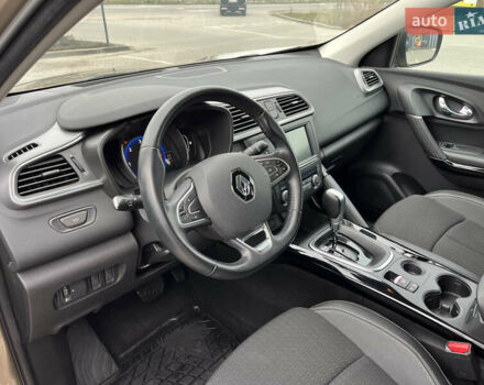 Бежевый Рено Kadjar, объемом двигателя 1.46 л и пробегом 97 тыс. км за 17500 $, фото 16 на Automoto.ua