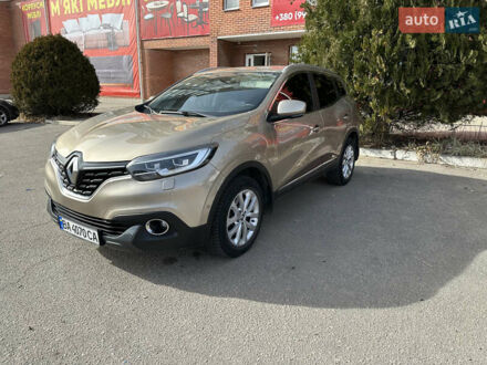 Рено Kadjar 2017 у Кропивницькому (Кіровограді) на Automoto.ua Бежевий Рено Kadjar, об'ємом двигуна 1.46 л та пробігом 140 тис. км за 17199 $, фото 1 на Automoto.ua