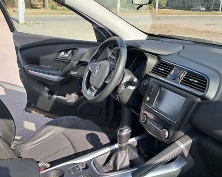 Черный Рено Kadjar, объемом двигателя 1.5 л и пробегом 107 тыс. км за 15000 $, фото 6 на Automoto.ua