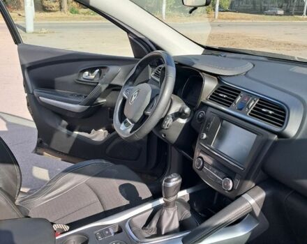 Черный Рено Kadjar, объемом двигателя 0 л и пробегом 107 тыс. км за 16000 $, фото 5 на Automoto.ua