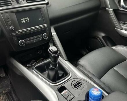 Черный Рено Kadjar, объемом двигателя 1.5 л и пробегом 216 тыс. км за 18000 $, фото 2 на Automoto.ua