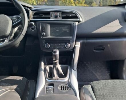 Черный Рено Kadjar, объемом двигателя 1.5 л и пробегом 107 тыс. км за 15000 $, фото 4 на Automoto.ua