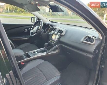 Черный Рено Kadjar, объемом двигателя 1.5 л и пробегом 207 тыс. км за 14700 $, фото 7 на Automoto.ua