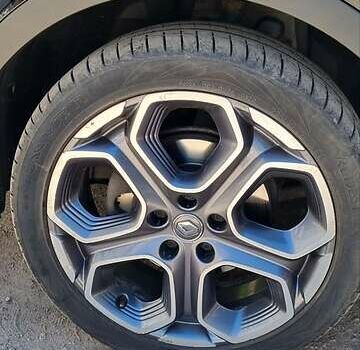 Черный Рено Kadjar, объемом двигателя 1.5 л и пробегом 139 тыс. км за 16999 $, фото 15 на Automoto.ua