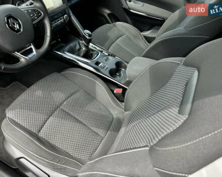 Черный Рено Kadjar, объемом двигателя 1.6 л и пробегом 175 тыс. км за 16107 $, фото 26 на Automoto.ua