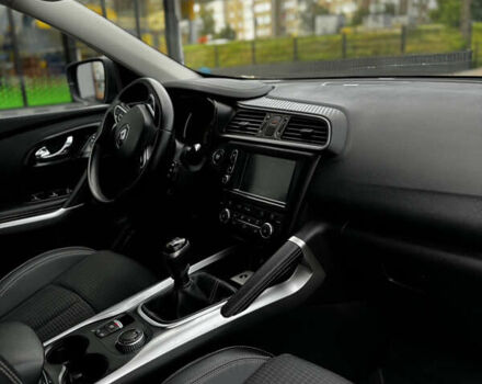 Черный Рено Kadjar, объемом двигателя 1.6 л и пробегом 167 тыс. км за 15850 $, фото 42 на Automoto.ua