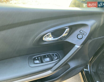 Черный Рено Kadjar, объемом двигателя 1.46 л и пробегом 139 тыс. км за 17900 $, фото 8 на Automoto.ua