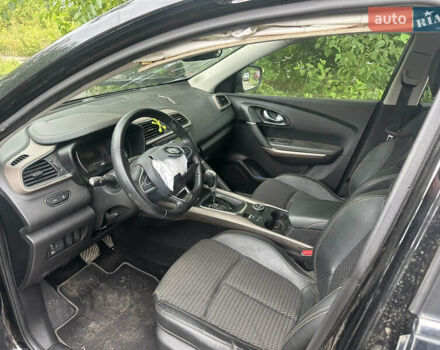 Черный Рено Kadjar, объемом двигателя 1.46 л и пробегом 114 тыс. км за 9500 $, фото 4 на Automoto.ua