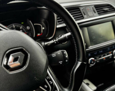 Черный Рено Kadjar, объемом двигателя 1.6 л и пробегом 167 тыс. км за 15850 $, фото 61 на Automoto.ua