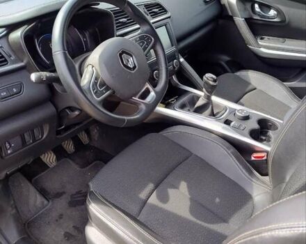 Черный Рено Kadjar, объемом двигателя 1.6 л и пробегом 165 тыс. км за 16500 $, фото 4 на Automoto.ua