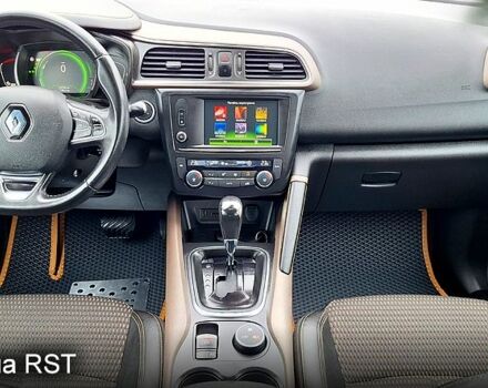 Черный Рено Kadjar, объемом двигателя 1.5 л и пробегом 120 тыс. км за 16300 $, фото 11 на Automoto.ua