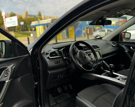 Черный Рено Kadjar, объемом двигателя 1.6 л и пробегом 167 тыс. км за 15850 $, фото 71 на Automoto.ua