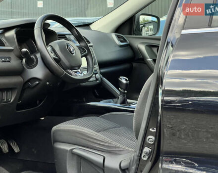 Черный Рено Kadjar, объемом двигателя 1.6 л и пробегом 175 тыс. км за 16107 $, фото 22 на Automoto.ua