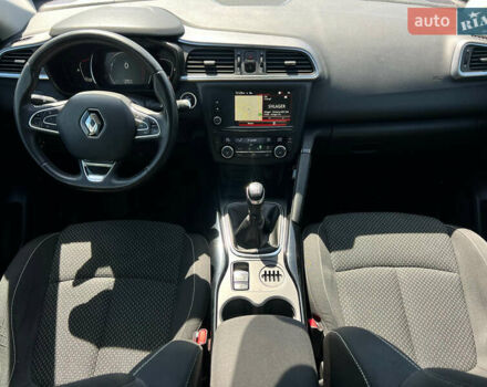 Черный Рено Kadjar, объемом двигателя 1.6 л и пробегом 175 тыс. км за 16107 $, фото 42 на Automoto.ua