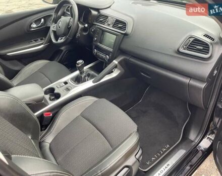 Черный Рено Kadjar, объемом двигателя 1.6 л и пробегом 164 тыс. км за 16700 $, фото 18 на Automoto.ua