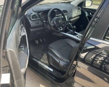 Черный Рено Kadjar, объемом двигателя 1.6 л и пробегом 179 тыс. км за 16400 $, фото 12 на Automoto.ua