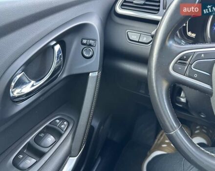 Черный Рено Kadjar, объемом двигателя 1.46 л и пробегом 198 тыс. км за 16950 $, фото 50 на Automoto.ua