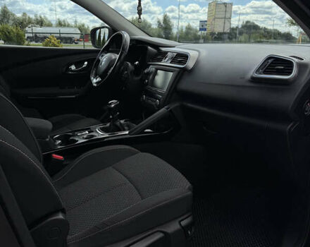 Черный Рено Kadjar, объемом двигателя 1.46 л и пробегом 121 тыс. км за 16100 $, фото 5 на Automoto.ua