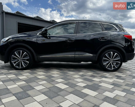 Черный Рено Kadjar, объемом двигателя 1.6 л и пробегом 190 тыс. км за 17200 $, фото 2 на Automoto.ua