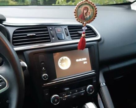Черный Рено Kadjar, объемом двигателя 1.5 л и пробегом 175 тыс. км за 17900 $, фото 4 на Automoto.ua