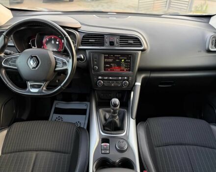 Черный Рено Kadjar, объемом двигателя 1.6 л и пробегом 47 тыс. км за 11500 $, фото 9 на Automoto.ua