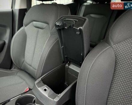Черный Рено Kadjar, объемом двигателя 0 л и пробегом 156 тыс. км за 19900 $, фото 132 на Automoto.ua