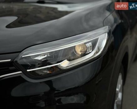 Черный Рено Kadjar, объемом двигателя 0 л и пробегом 156 тыс. км за 19900 $, фото 90 на Automoto.ua