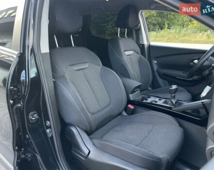 Черный Рено Kadjar, объемом двигателя 1.5 л и пробегом 156 тыс. км за 18999 $, фото 35 на Automoto.ua