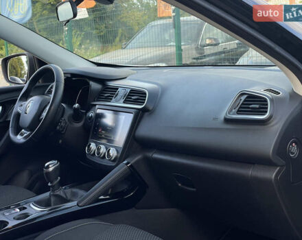 Черный Рено Kadjar, объемом двигателя 1.5 л и пробегом 156 тыс. км за 18999 $, фото 34 на Automoto.ua
