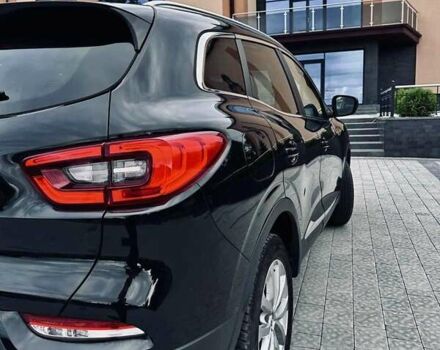 Черный Рено Kadjar, объемом двигателя 1.5 л и пробегом 108 тыс. км за 18500 $, фото 2 на Automoto.ua
