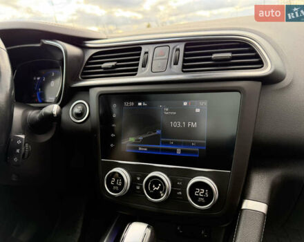 Черный Рено Kadjar, объемом двигателя 1.5 л и пробегом 100 тыс. км за 20900 $, фото 33 на Automoto.ua