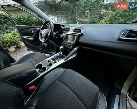 Коричневый Рено Kadjar, объемом двигателя 1.2 л и пробегом 53 тыс. км за 14700 $, фото 27 на Automoto.ua