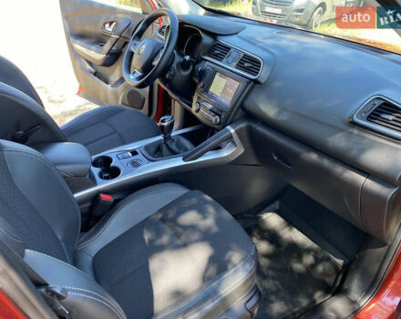 Червоний Рено Kadjar, об'ємом двигуна 1.6 л та пробігом 243 тис. км за 12800 $, фото 24 на Automoto.ua