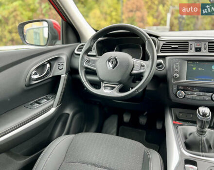 Красный Рено Kadjar, объемом двигателя 1.46 л и пробегом 248 тыс. км за 13950 $, фото 62 на Automoto.ua